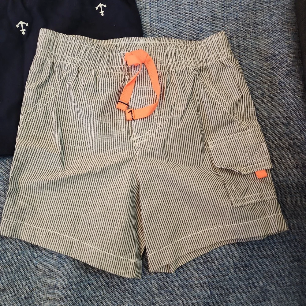 NWT - Carter's 2piece boys shirt and shorts set, Size 12month